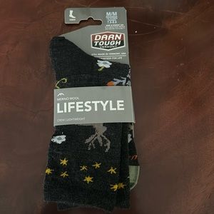 Darn Tough Vermont Women’s Lightweight Crew Sock, size 7.5-9.5 Medium